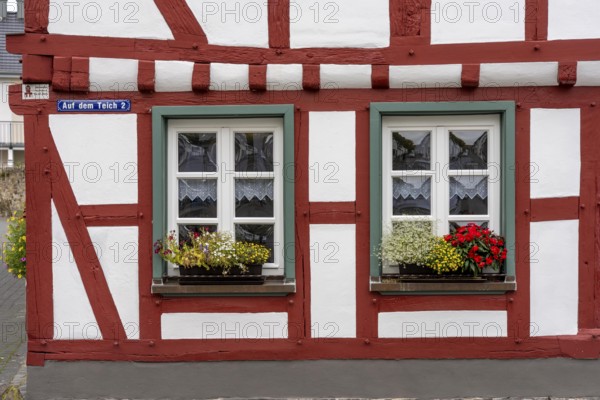 The old town of Ahrweiler, half-timbered house, renovated, restored, partly rebuilt after the flood in the Ahr Valley in July 2021, Rhineland-Palatinate