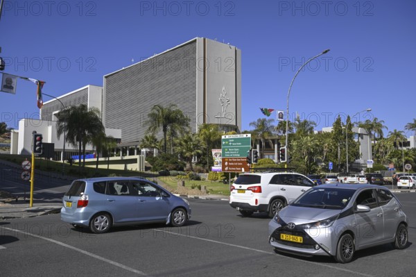 Street scene on the corner of Sam Nujoma Drive/Independence Avenue, in the background the city administration building, Windhoek, Khomas region, Namibia