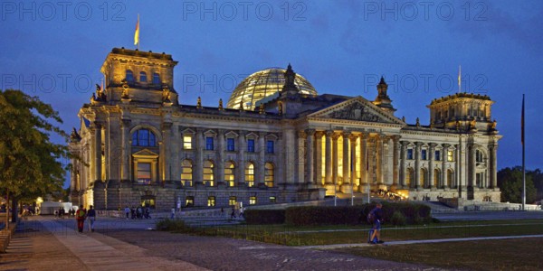 Reichstag in the evening, German Bundestag, government district, Berlin, Germany