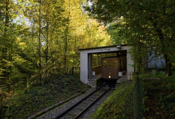 Teak car of the funicular railway, cable car, SSB, Stuttgarter Straßenbahn AG, local transport, station, stop, Waldfriedhof, Stuttgart, Baden-Württemberg, Germany