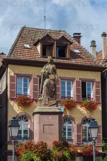 Statue on the Place De La Sinne in Ribeauvillè