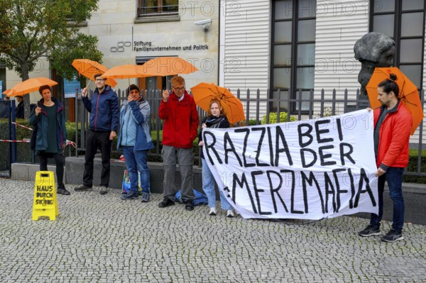 The New Generation symbolically organises a house search at the Family Business and Politics Foundation, Berlin, 10 October 2025