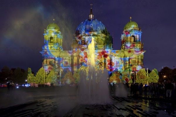 Berlin Cathedral, 21st BERLIN FESTIVAL OF LIGHTS, motto Let's Shine Together, light installations, 8 October 2025, Berlin, Germany, opening day in drizzle < english> 21st BERLIN FESTIVAL OF LIGHTS, motto Let's Shine Together, light installations, October 8, 2025, Berlin, Germany