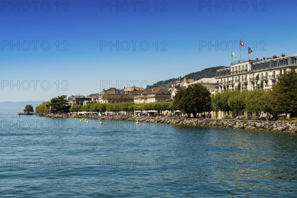 Panorama, lakeside town, Vevey, Lake Geneva, Lac Léman, Canton of Vaud, Switzerland