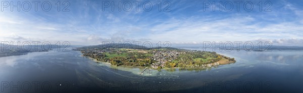 Aerial view, panorama of the Höri peninsula with the headland, called Hornspitze, nature reserve, behind it the village of Horn, on the right on the horizon Lake Zell with the town of Radolfzell on Lake Constance and the Mettnau peninsula, on the left Lake Rhine with the Swiss lakeshore, Gaienhofen, district of Constance, Baden-Württemberg, Germany
