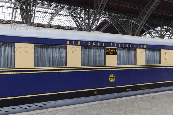 Riveted iron framework in the main railway station, historic train of the Deutsche Reichsbahn, Leipzig, Saxony, Germany