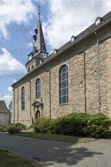 Church on the market square, Old Town, Kettwig, Essen, Rur region, North Rhine-Westphalia, Germany
