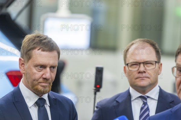 Minister President Michael Kretschmer and Federal Environment Minister Carsten Schneider during his visit to the Volkswagen vehicle plant in Zwickau, Zwickau, Saxony, Germany