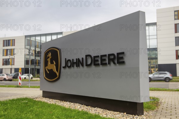 JOHN DEERE company sign at the Mannheim site