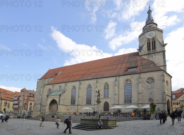 Late Gothic collegiate church of St George and St George's Fountain, pedestrian, Holzmarkt, Tübingen, Neckar Valley, Baden-Württemberg, Germany