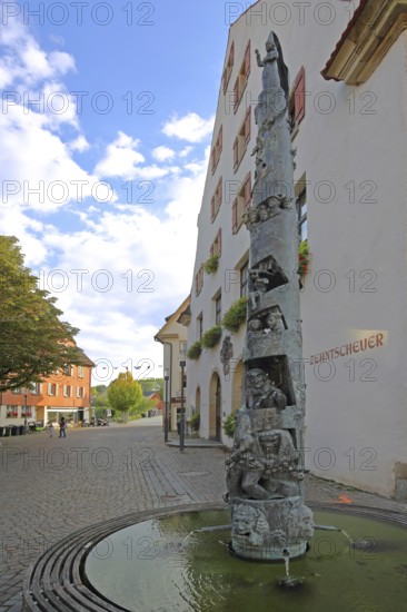 Fools' fountain, figures, tithe barn, Rottenburg am Neckar, Neckar valley, Baden-Württemberg, Germany