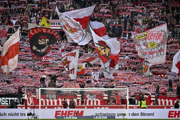 VfB Stuttgart, Cannstatter Kurve, fan block, fans, fan curve, flags, flags, atmosphere, atmospheric MHPArena, MHP Arena Stuttgart, Baden-Württemberg, Germany