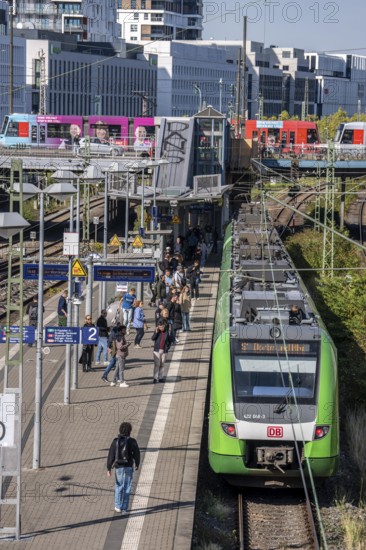 Düsseldorf-Wehrhahn station, S-Bahn and regional transport, interface with the Rheinbahn, tramway, North Rhine-Westphalia, Germany