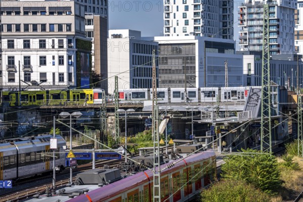 Wehrhahn railway station, railway line in Düsseldorf, along Toulouser Allee, residential area, office building, on former railway premises, goods station, commercial areas, tramway, suburban railway, North Rhine-Westphalia, Germany