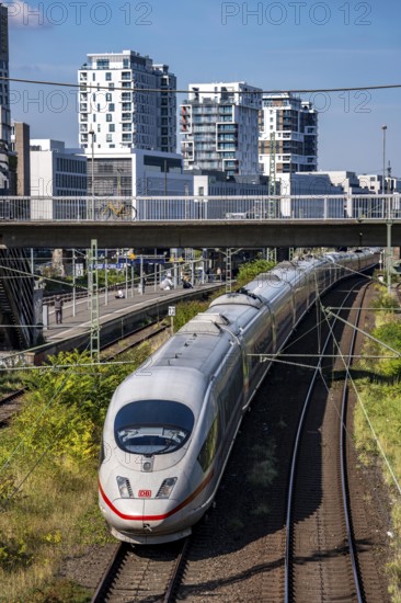 Wehrhahn railway station, railway line in Düsseldorf, along Toulouser Allee, residential area, office building, on former railway premises, goods station, industrial estates, ICE, North Rhine-Westphalia, Germany