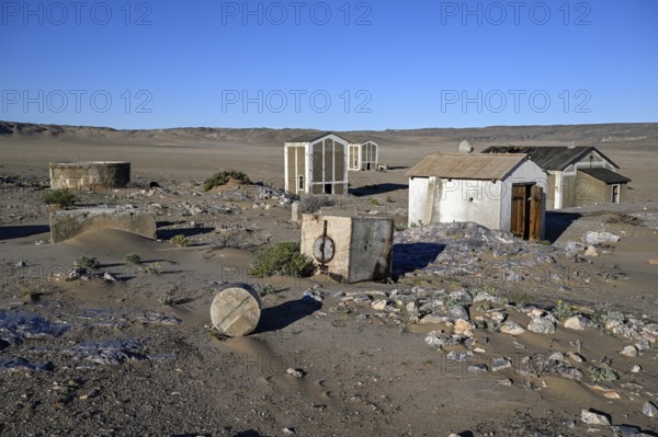 Alte Gebäude in Grillenthal, einst Versorgungsstation für Frischwasser, Diamentensperrgebiet, bei Lüderitz, Region Karas, Namibia