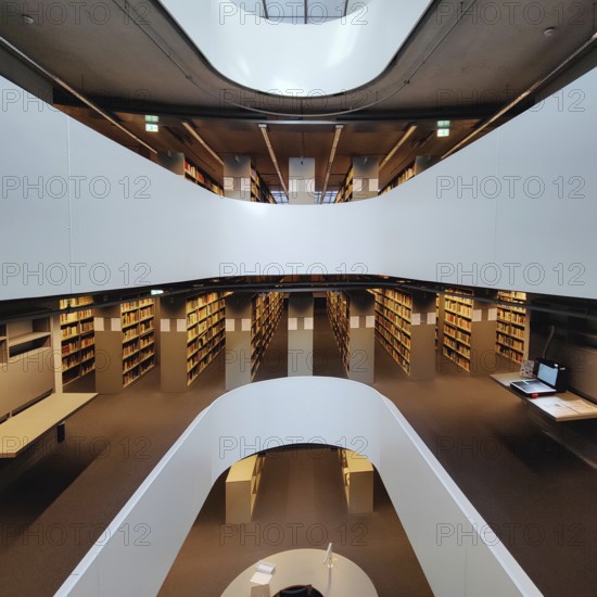 Philologische Bibliothek der Freien Universitaet Berlin, auch Berlin Brain genannt weil das Gebaeude wie ein menschlicher Schaedel geformt ist, Deutschland