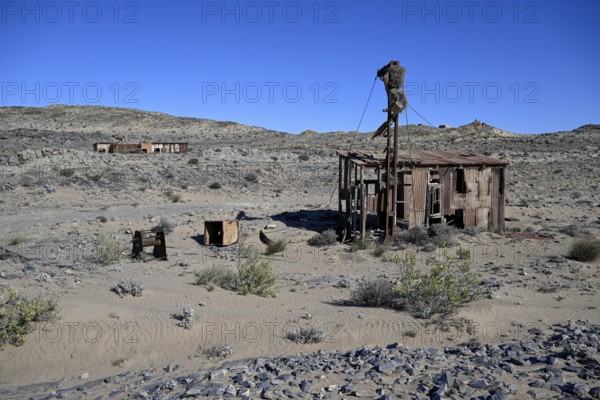 Ruinen der ehemaligen Diamantenstadt Pomona in der Wüste, Diamentensperrgebiet, bei Lüderitz, Region Karas, Namibia