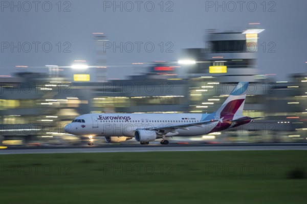 Eurowings Airbus A320, beim Start auf dem Flughaben Düsseldorf, DUS, Nordrhein-Westfalen, Deutschland
