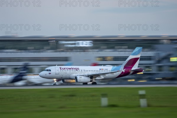 Eurowings Airbus A319-100, beim Start auf dem Flughaben Düsseldorf, DUS, Nordrhein-Westfalen, Deutschland