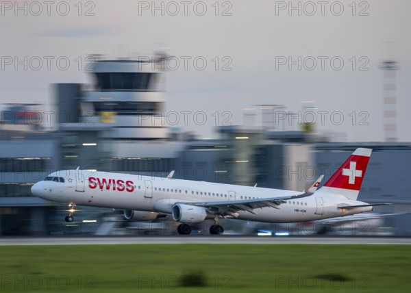 Swiss Airbus A321-212, landing at Düsseldorf Airport, North Rhine-Westphalia, Germany