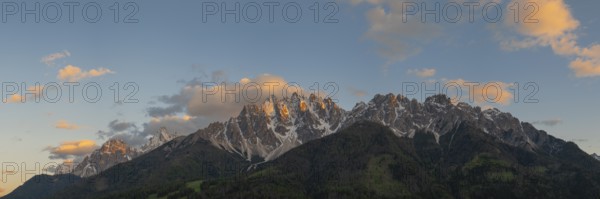 Panoramic view of the local mountains of San Candido in the evening light, Haunold, Birkenkofel, Haunold Group, Val Pusteria, Sesto Dolomites, Dolomites, South Tyrol, Italy