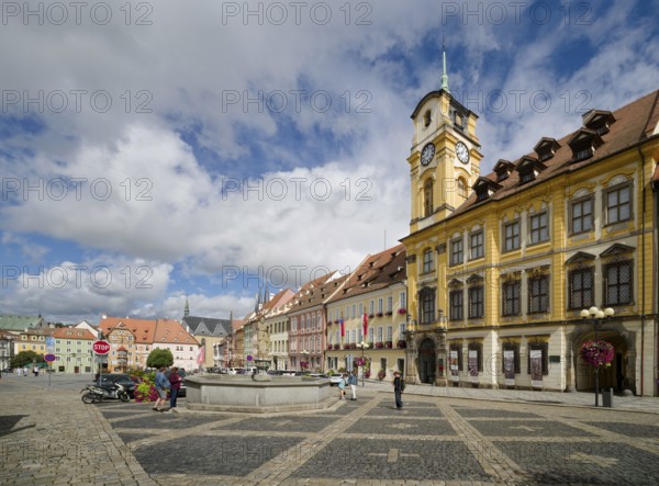 Old town centre and town hall in Baroque style, protected cultural monument, Roland Fountain, market square, Cheb, Eger, Egerland, Bohemia, Czech Republic, Czech Republic
