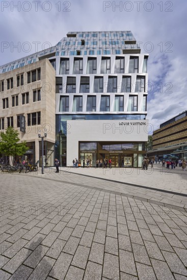 Modern architecture, Boutique Louis Vuitton, shop, shopping, pedestrians as accessories, pedestrian zone, blue sky, cumulus clouds, diffuse light, slightly sunny, intersection Münzstraße with Sporerstraße, Stuttgart, state capital, city district Stuttgart, Baden-Württemberg, Germany