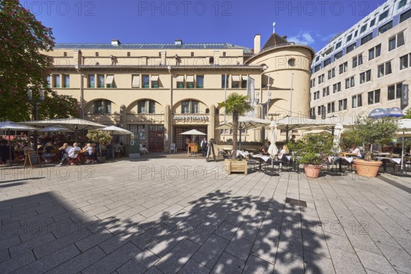 Market hall, historic building, architect Martin Elsaesser, shopping, pedestrian zone, restaurant, outdoor area with parasols, trees, blue sky, cloudless, Sporerstraße, Stuttgart, state capital, Stuttgart city district, Baden-Württemberg, Germany
