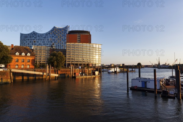 View of the Elbphilharmonie and HafenCity Gate office block from the Niederbaumbrücke bridge, evening light, HafenCity, Norderelbe, Hamburg, Germany