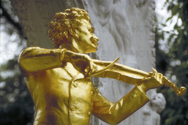 Johann Strauss monument in Vienna City Park, Vienna, Austria