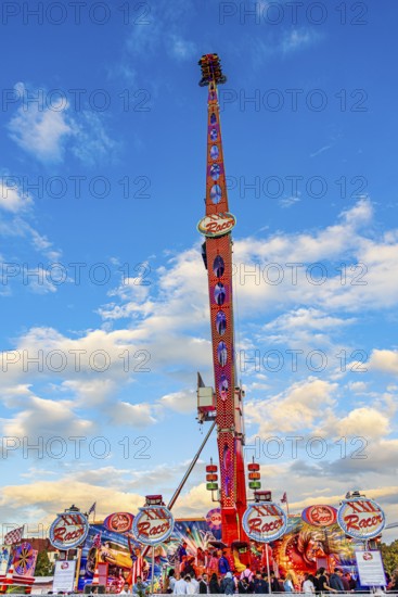 Oktoberfest attraction Ride XXL Racer, Festwiese, Theresienwiese, Oktoberfest, Munich, Upper Bavaria, Bavaria, Germany