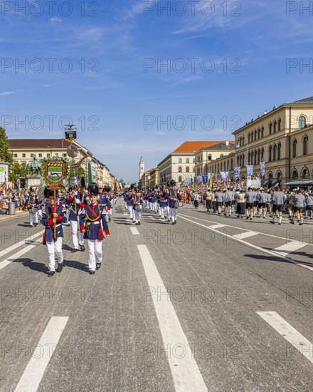Historic citizens' guard from Mittelbiberach, traditional traditional costume and marksmen's procession, Oktoberfest, Munich, Upper Bavaria, Bavaria, Germany