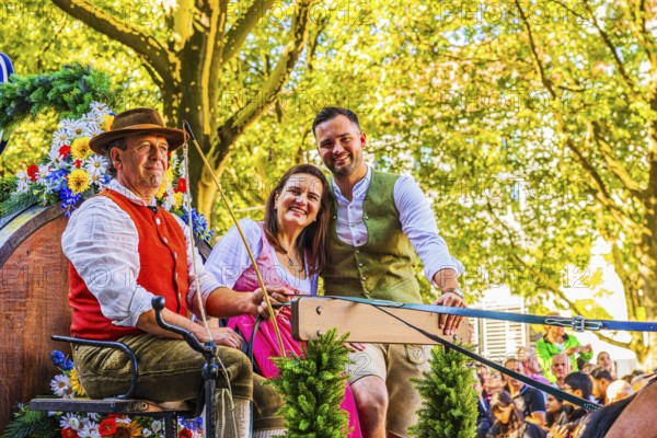 Barrel wagon with the landlady of the Löwenbräu marquee Stephanie Spendler, Oktoberfest, Munich, Upper Bavaria, Bavaria, Germany