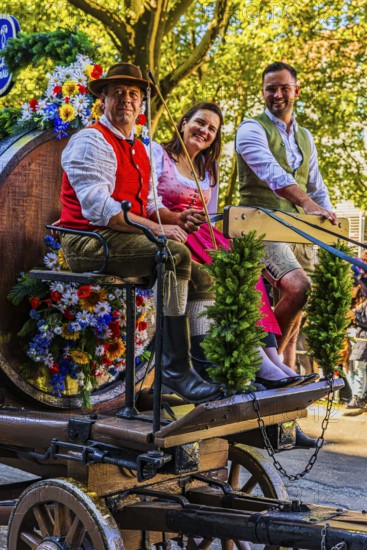 Barrel wagon with the landlady of the Löwenbräu marquee Stephanie Spendler, Oktoberfest, Munich, Upper Bavaria, Bavaria, Germany