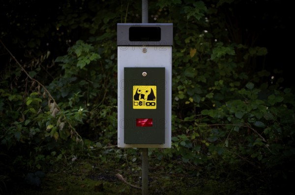 Belloo, belloo-combi-luca, logo, on dispenser for dog excrement bags, bag, bag dispenser for dog excrement, Eichwald near Sursee, Canton Lucerne, Switzerland