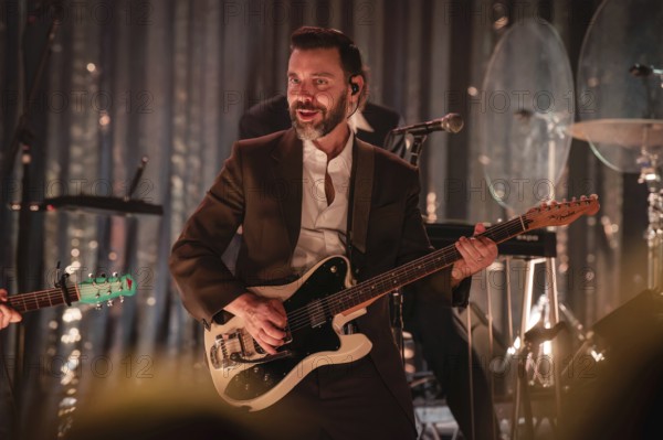 Tom Renaud, guitarist of Lord Huron live at the Tempodrom in Berlin on 08/09/2025