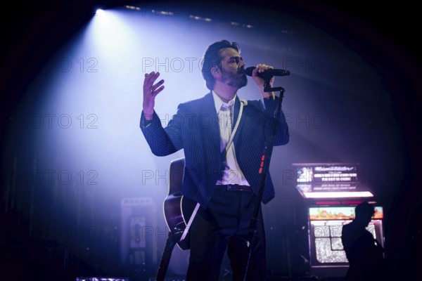 Ben Schneider, singer of Lord Huron live at the Tempodrom Berlin on 08.09.2025