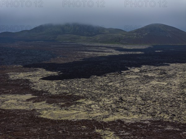 Lava, lava field, mountains, ash cloud, volcanic eruption, Sundhnúkur crater chain, July 2025, Reykjanes Peninsula, Iceland