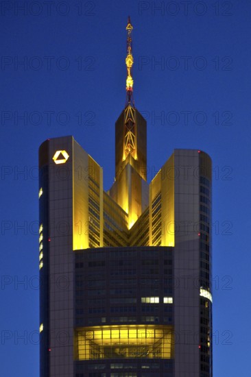 Tower of the Commerzbank headquarters in the evening, Frankfurt am Main, Hesse, Germany