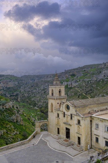 Church of San Pietro Caveoso, cave settlement, cave dwellings, houses, Sassi, Matera, Unesco World Heritage Site, Basilicata, Italy