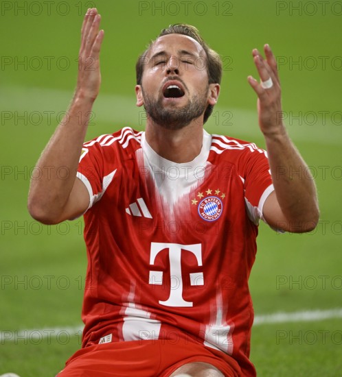 Harry Kane FC Bayern Muenchen FCB (09) Disappointment disappointed after missed goal chance Gesture Gesture Allianz Arena, Munich, Bayern, Germany
