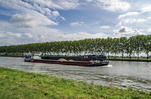 The Amsterdam-Rhine Canal, Amsterdam-Rijnkanaal, 72 km long, artificial waterway, connects the harbour of Amsterdam with the Waal, the largest branch of the Rhine in the Rhine-Meuse delta, connecting Rhine shipping with the 2nd largest seaport in the Netherlands, one of the busiest waterways in the world, Netherlands