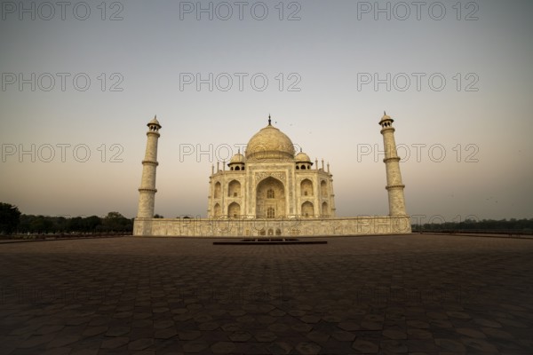 Taj Mahal at dawn, Tajganj, Agra, Uttar Pradesh, India