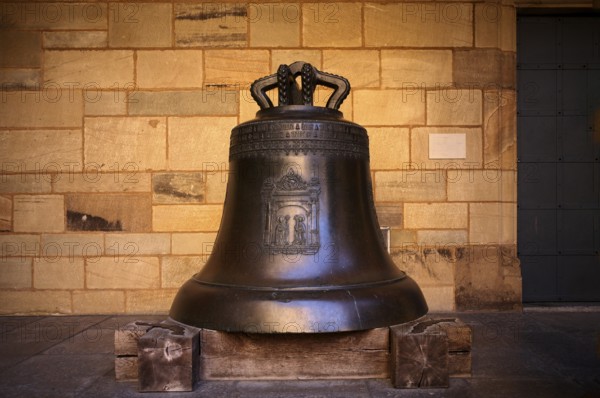 Osanna, large bell from the Neresheim monastery, bell founder Hans Rosenhart, inner courtyard, Old Castle, Württemberg State Museum, Stuttgart, Baden-Württemberg, Germany