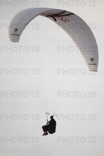 Paraglider or paraglider, Silhouette, near Hvide Sande, North Sea, Denmark