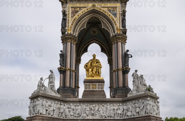 Neo-Gothic Albert Memorial, monument to Prince Albert, husband of Queen Victoria, Kensington Gardens, London, England, Great Britain