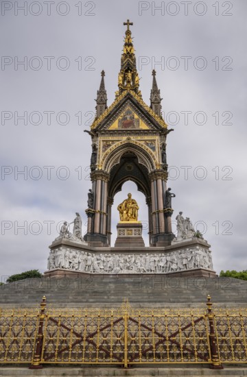Neo-Gothic Albert Memorial, monument to Prince Albert, husband of Queen Victoria, Kensington Gardens, London, England, Great Britain