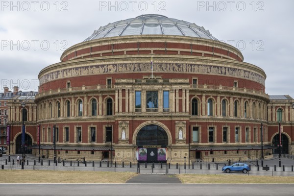 Royal Albert Hall concert hall, architects Captain Francis Fowke and Major-General Henry Y. D. Scott, Kensington, London, England, Great Britain