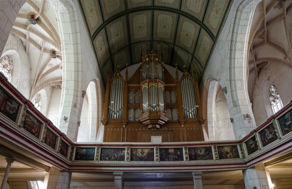 Protestant late Gothic St. Mary's Church, town church, with the organ by Friedrich Ladegast, interior view, market square, Weißenfels, Saxony-Anhalt, Germany